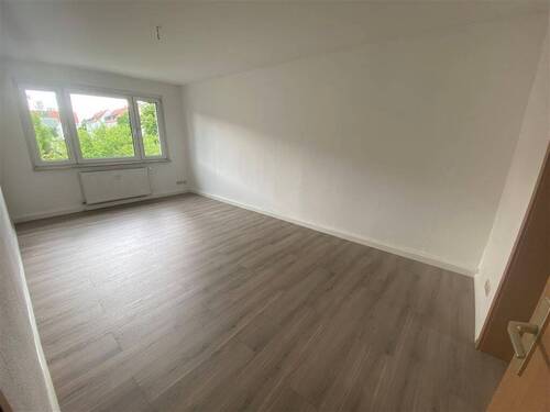 Blick ins Wohnzimmer - 