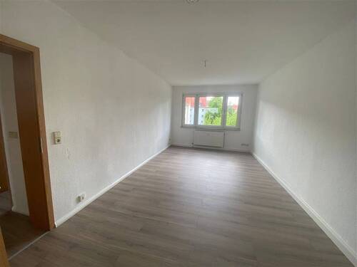 heller großer Wohnbereich - 3 Zimmer Etagenwohnung zur Miete in Groitzsch b Pegau