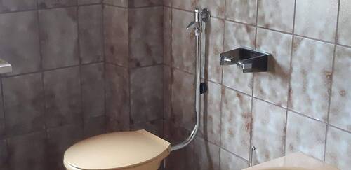 Badezimmer / WC-Dusche-Wanne - 
