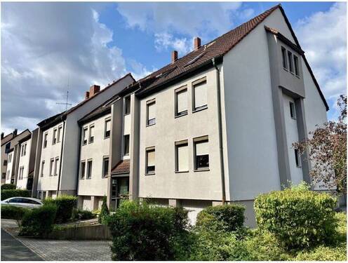 Hausansicht - Ruhige Lage in Zirndorf- 2-Zimmer-DG-Wohnung, Grenzstraße 34, ohne Aufzug, mit Balkon - ohne Maklerprovision