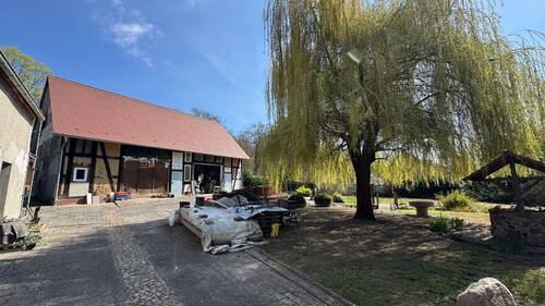 Garten mit Scheune - 