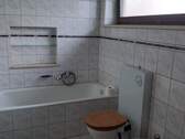 1. OG / Badezimmer- Wanne/Dusche/WC - 
