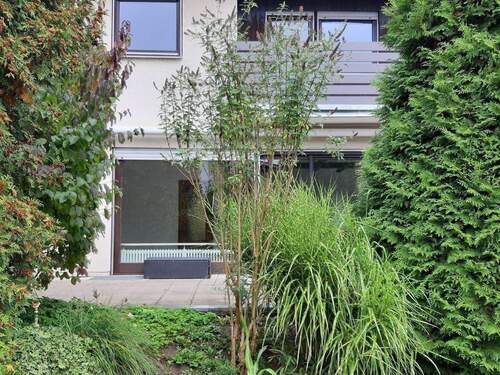 Rückansicht / Terrasse - Einfamilienhaus mit 203,70 m² in Zirndorf zur Miete