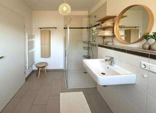 Bad Einliegerwohnung - (KI generiert) - 