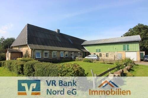 Bild 1 - Resthof (in Vermietung) mit diversen Nebengebäuden und kleiner Hauskoppel