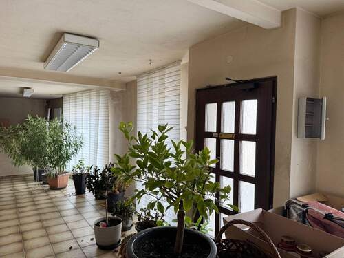 ehemalige Verkaufsfläche / Büro im EG - 