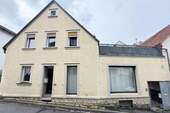 Außenansicht Wohnhaus Rimpar - Sanierungsbedürftiges Wohnhaus mit Scheune im Altort von Rimpar – vielseitiges Potenzial