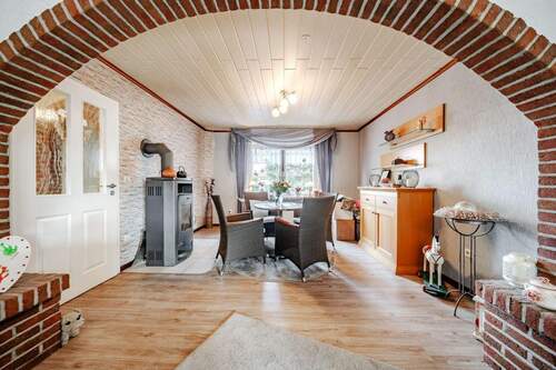 Wohnbereich - Charmantes Einfamilienhaus mit Garten, Terrasse und Doppelgarage in ruhiger Lage von Emden-Jarßum