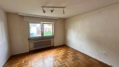 EG: Schlafzimmer - Mehrfamilienhaus, Wohnhaus mit 146,00 m&sup2; in Bietigheim zum Kaufen
