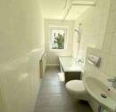 Badezimmer.jpg - Etagenwohnung mit 57,00 m&sup2; in Langenweißbach zum Kaufen
