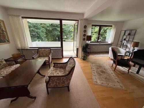 Wohnzimmer mit Balkonzugang - 3 Zimmer Etagenwohnung zur Miete in Hamburg