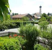 *Sehr schöne, heimelige 3-Zi.-Wohnung mit ca. 176 m² Garten und Garage** - Waakirchen