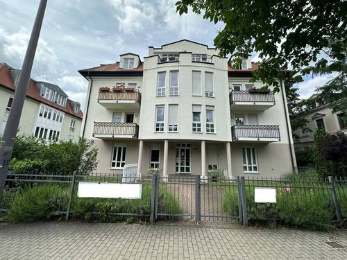 Hausansicht - 3 Zimmer Etagenwohnung in Dresden
