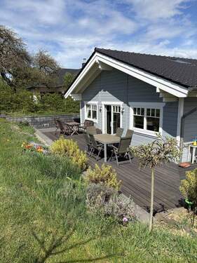 Ansicht Terrassenseite - - Provisionsfrei - Holz Massiv Bungalow 108qm vom Hersteller Nordic Haus in TOP Zustand !!!