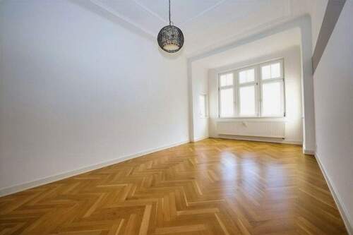 Wohnzimmer (möblierungsfrei visualisiert) - 2 Zimmer Etagenwohnung zum Kaufen in Leipzig