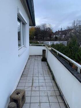 umlaufender Balkon - 