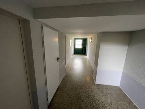 Hauseingang/Flur - Etagenwohnung in Chemnitz zum Kaufen