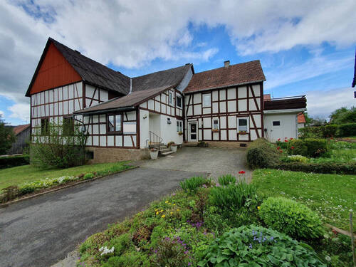 Rückansicht - Viel Platz im und um das Haus - 189.000,00&nbsp;EUR Kaufpreis, ca.&nbsp; 268,50&nbsp;m&sup2;&nbsp;Wohnfl&auml;che