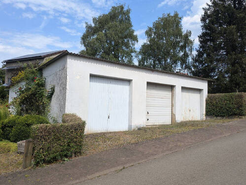 Garagen - Einfamilienhaus mit 268,50 m&sup2; in Lichtenfels zum Kaufen