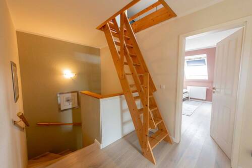 Aufgang ins Dachgeschoss - 