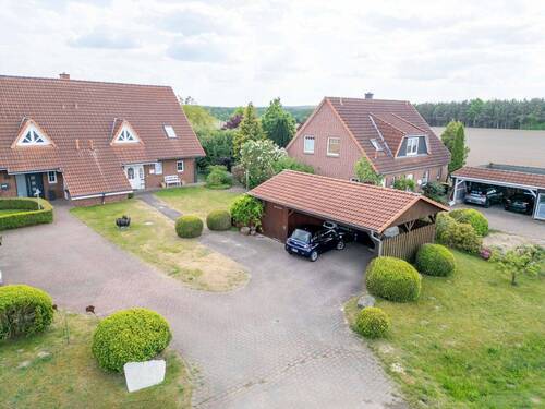 Carport & Eingangsbereich - 