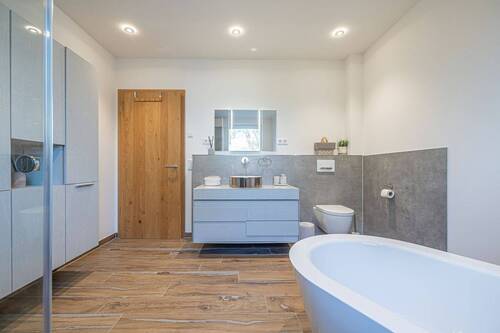 Dachgeschoss - Bad - 