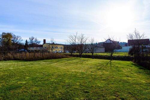 Garten mit Blick aus den Bach - 