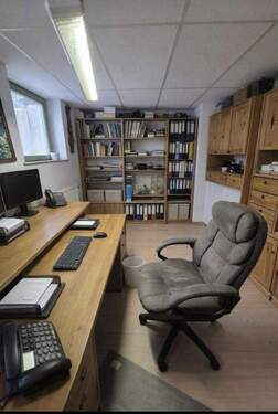 Büro im Keller - 