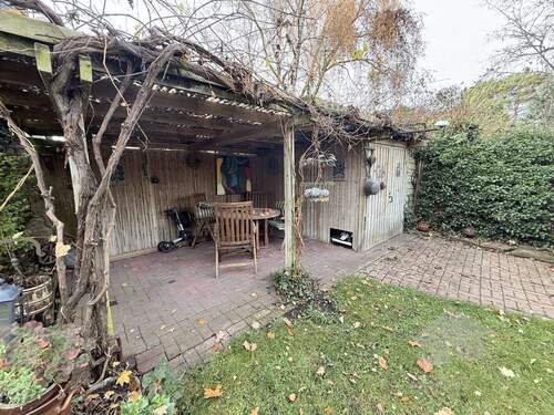 Gartenhaus mit Sitzecke - 