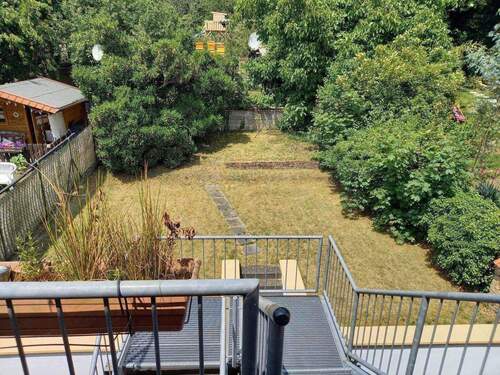 je ein kleiner Balkon, Garten mit Garenhaus - 7 Zimmer Mehrfamilienhaus, Wohnhaus zum Kaufen in Sankt Ingbert