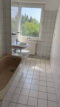 TAGESLICHTBAD - 2 Zimmer Etagenwohnung in BORNA-Neukirchen