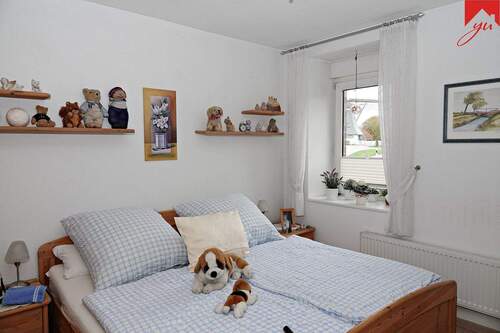 Whg. 2: Schlafzimmer - 