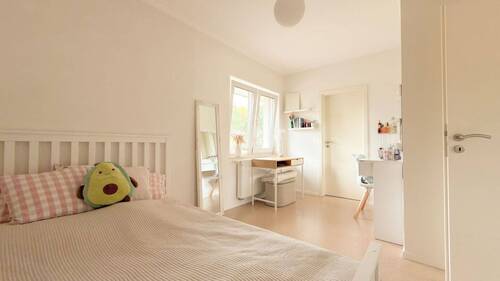 Helles Kinderzimmer - 