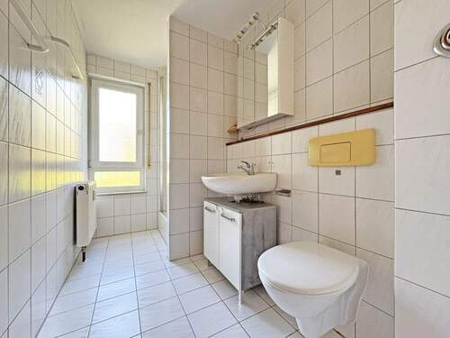 Bad - Etagenwohnung mit 72,00 m&sup2; in Reutlingen / Betzingen zum Kaufen