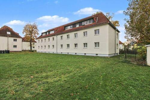 Hausansicht - 2 Zimmer Etagenwohnung in Zwenkau