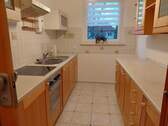 Küche mit Einbauküche - 2 Zimmer Etagenwohnung in Berlin