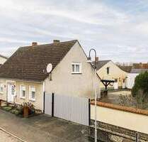 Freistehendes Einfamilienhaus mit Nebengelass und viel Platz - Wiesenburg Medewitz