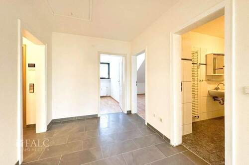 Flur Richtung Schlafzimmer - 