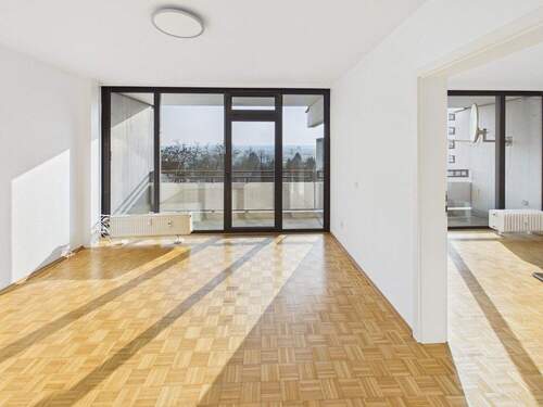 heller Wohnbereich - 2 Zimmer Etagenwohnung zum Kaufen in Wiesbaden