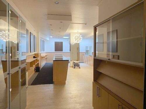 kleiner Raum zum Verkaufsraum - 3 Zimmer Gewerbeobjekt (Büro, Produktion, Verkauf) zur Miete in Düsseldorf