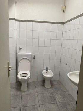 WC - 