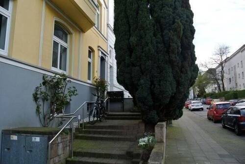 Der Zugang zum Hauseingang - 4 Zimmer Etagenwohnung in Mülheim an der Ruhr