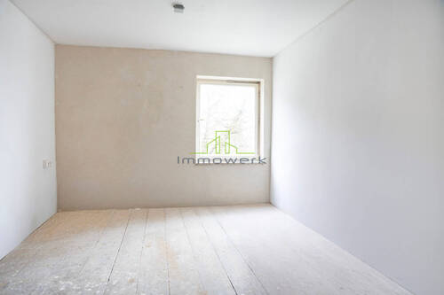 Zimmer - 5 Zimmer Mehrfamilienhaus, Wohnhaus in Altenstadt