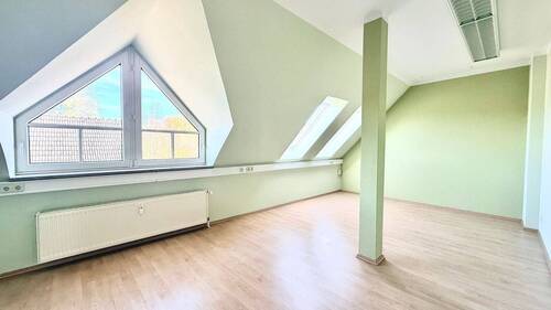 Helle Dachgeschoss-Einheit - Büro in Bersenbrück