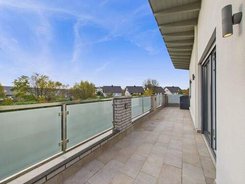 Umlaufender Balkon DG - 