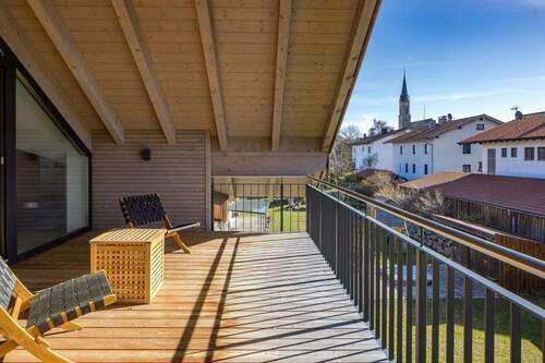 Dach-Loggia - Etagenwohnung mit 181,00 m&sup2; in Irschenberg zum Kaufen