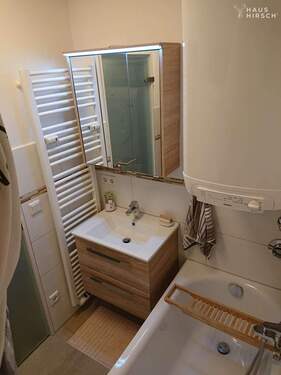 Badezimmer - Etagenwohnung mit 91,80 m&sup2; in Traunreut zum Kaufen