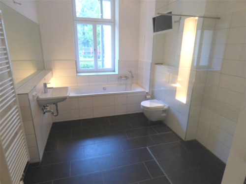 Bad (Referenzbild, baugleiche Wohnung) - 