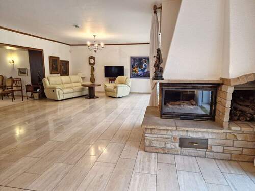 Wohnzimmer - Einfamilienhaus mit 263,00 m&sup2; in Bad Salzuflen zum Kaufen