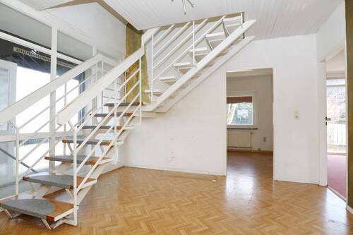 Diele - Einfamilienhaus mit 125,90 m&sup2; in Norderstedt zum Kaufen